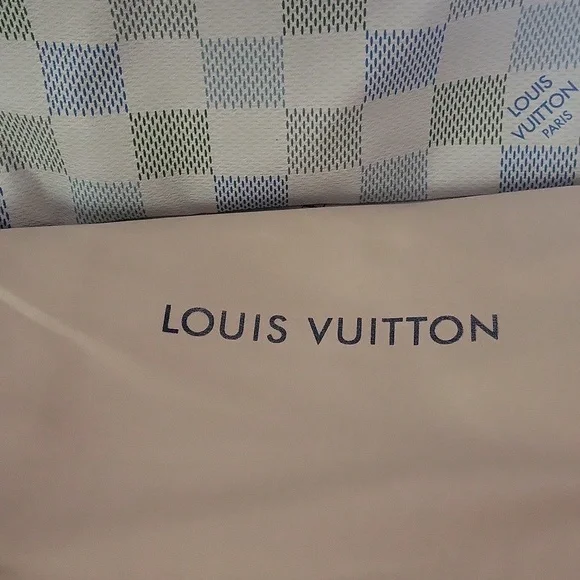 Designer bag gorgeous large tote and shoulder dust cover ✨️ ♥️sold out last one - Picture 2 of 7